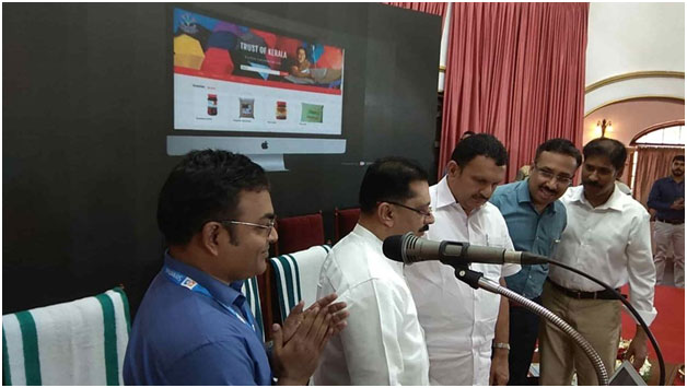 Inaugurating online portal of Kudumbashree with Shopygo